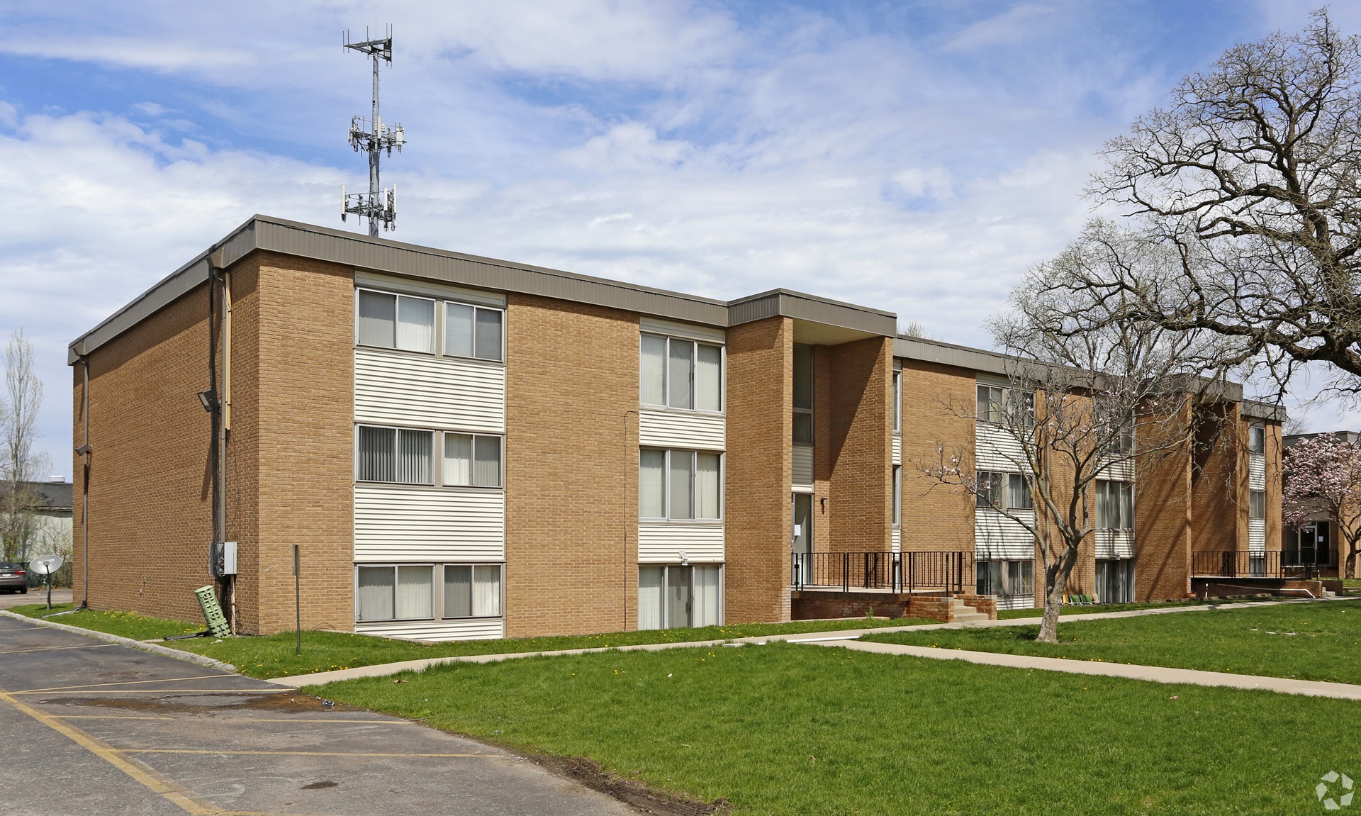 Spacious living room at Meadowlane Apartments