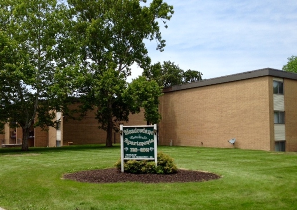 Meadowlane Apartments exterior in Merrillville Indiana