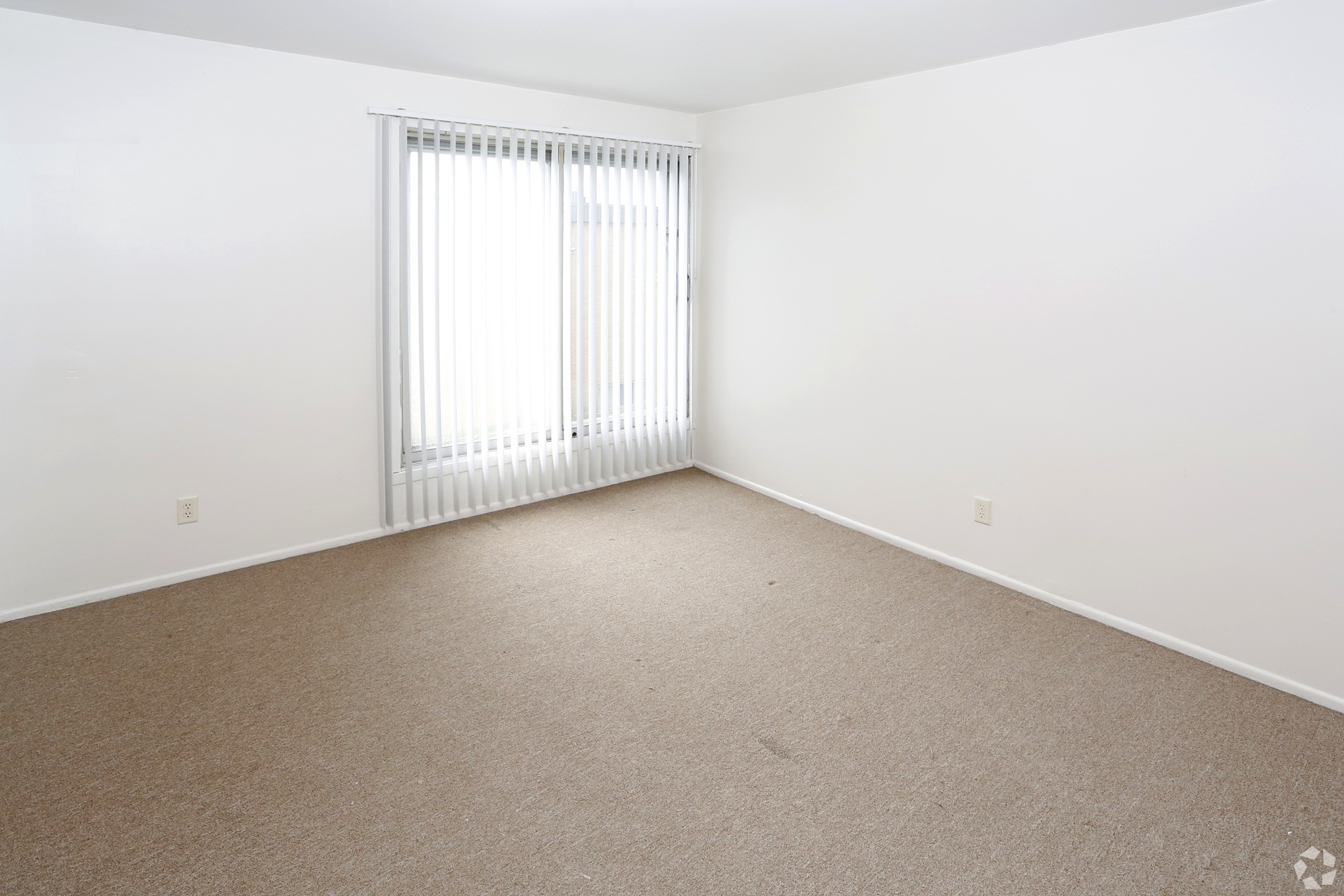 Meadowlane Apartments master bedroom in Merrillville Indiana